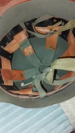 Casco militar antiguo Verde  Última semana!!!!!!