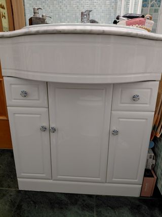 Mueble con lavabo roca, inodoro y bidet
