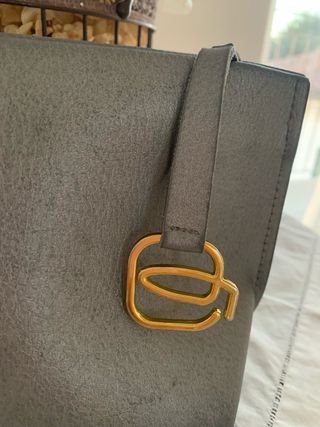 Pochette Piquadro grigio e oro