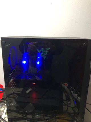 Torre PC Yedan Negra con Luces Azules
