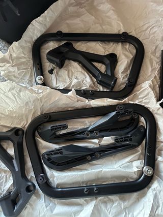 Herrajes Maletas Yamaha Niken