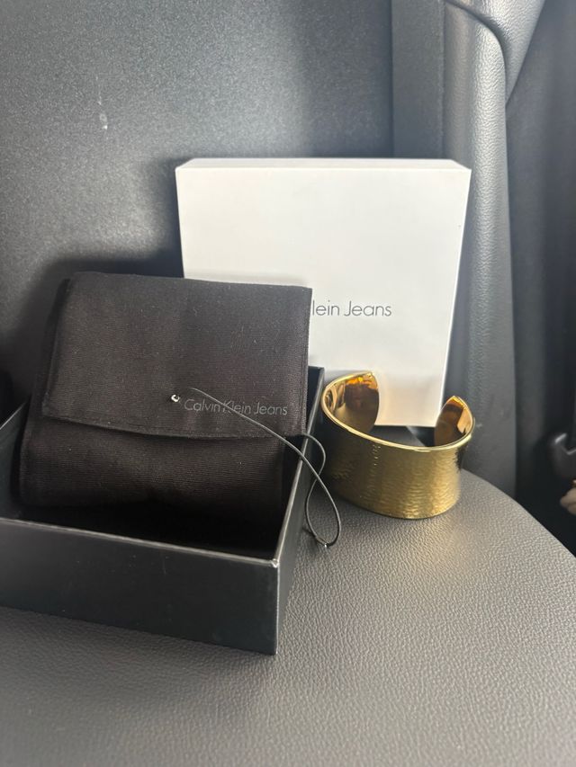 Pulsera Calvin Klein Dorada