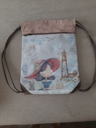Mochila juvenil con estampado juvenil