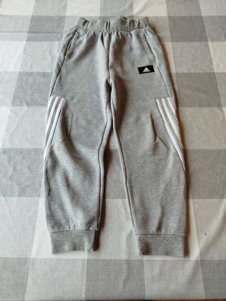 Pantalón chándal Adidas gris talla 12