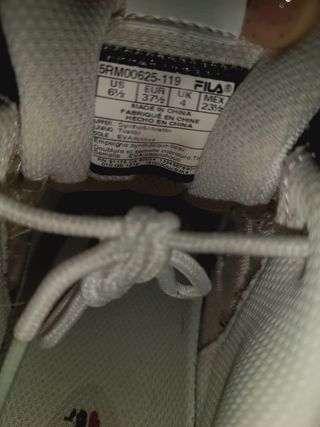 Tenis Fila Blancos y Rosas