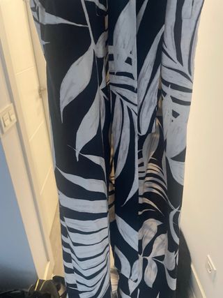 Pantalón Mango estampado ancho con cinturón