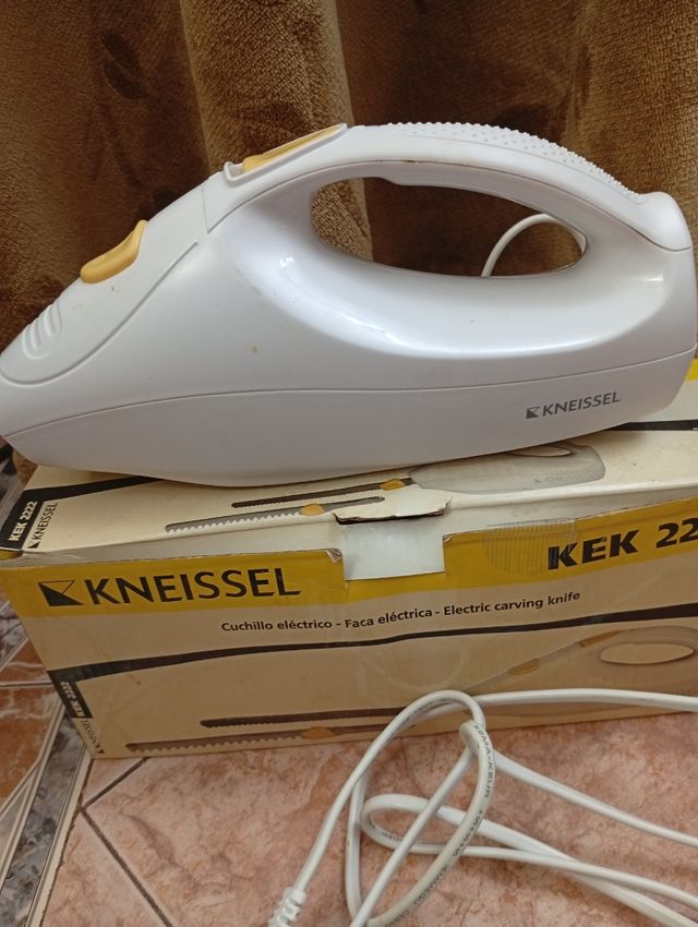 Cuchillo Eléctrico Kneissel KEK 2222