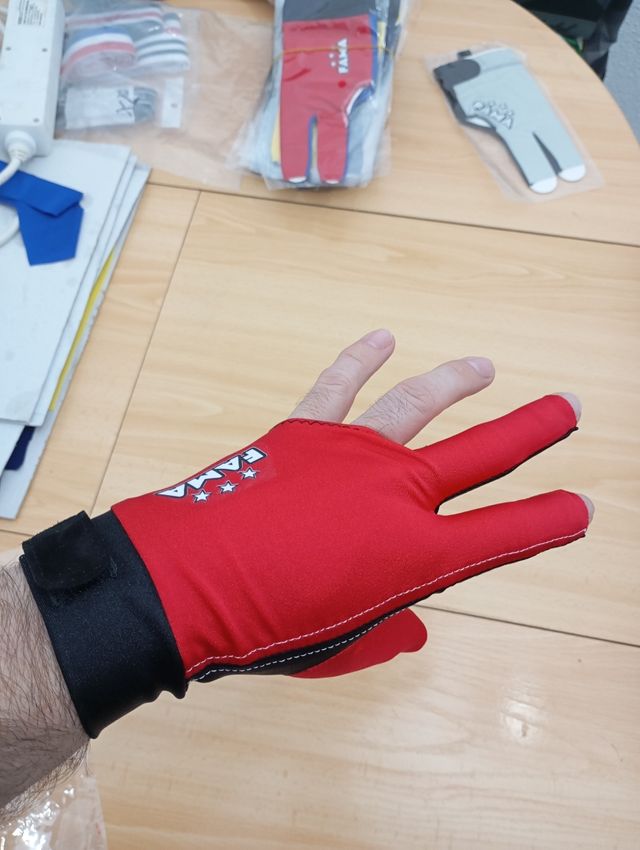 Guante de billar rojo