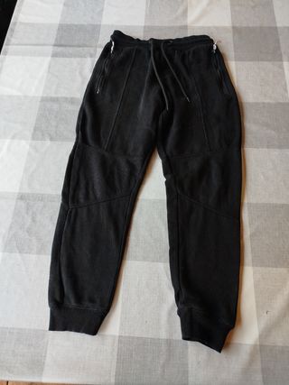 Pantalón chándal negro Talla 12