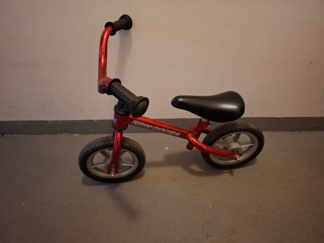 Bicicleta de equilibrio roja Chicco