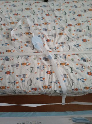 Barrera de seguridad para cama infantil
