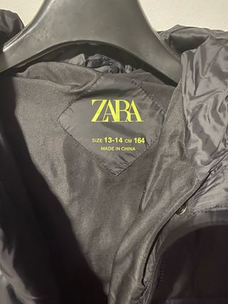 Abrigo acolchado plumas 
niña Zara Talla 13-14