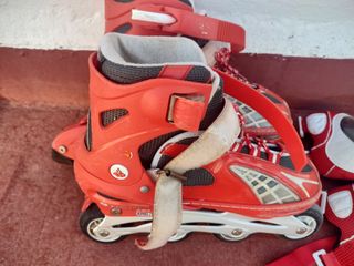 2 pares de Patines en línea con protecciones