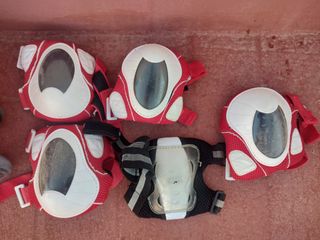 2 pares de Patines en línea con protecciones