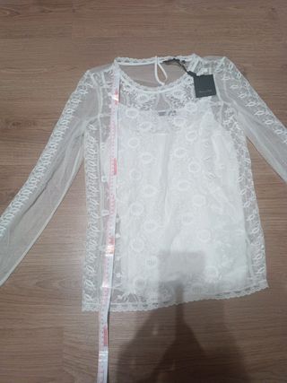 Blusa Massimo Dutti encaje blanca