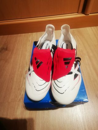 Botas fútbol Adidas Predator Talla 42
Sin estrenar