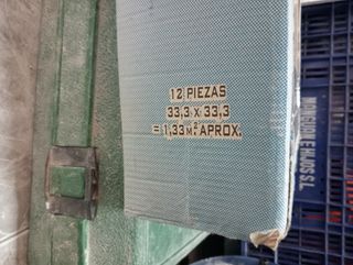 Azulejos y suelo cerámico
