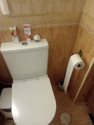 Azulejos y suelo cerámico