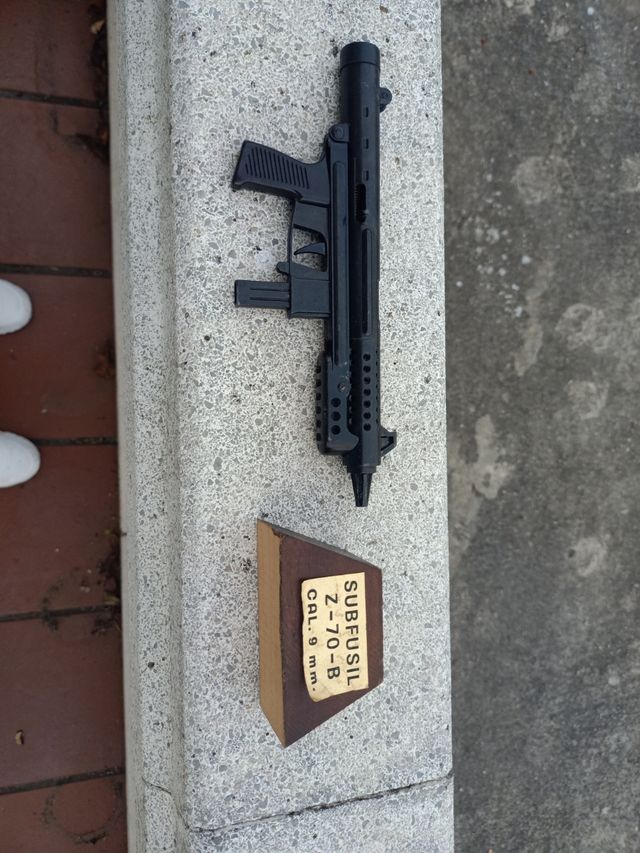 Réplica Subfusil Z-70-B Cal. 9 mm