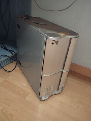 Torre PC + Monitor Gris/Plateado