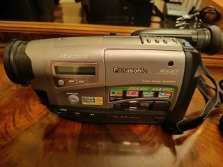 Videocámara Panasonic RX27 VHS-C