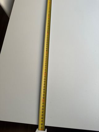 Escritorio blanco con cajonera, está nuevo