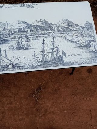 Mesita  vintage centro madera y metal