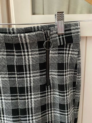 Pantalón de cuadros blanco y negro