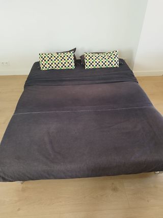 Sofá cama Ikea negro y multicolor