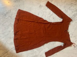 Vestido naranja Stradivarius manga larga