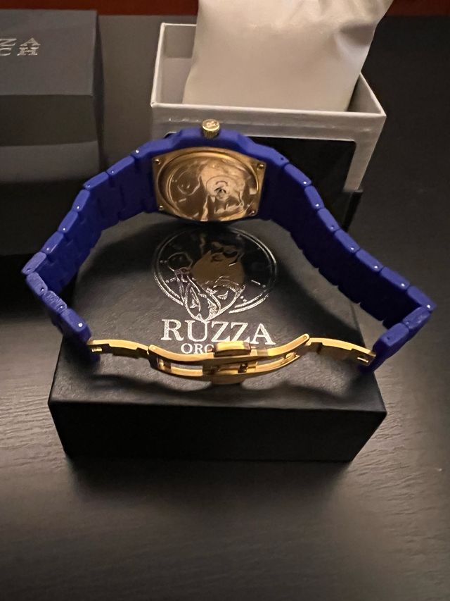Ruzza Watch