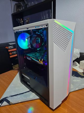 PC Gaming i5 RX570 16GB SSD 500GB Blanco