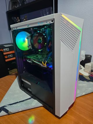 PC Gaming i5 RX570 16GB SSD 500GB Blanco
