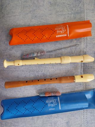 2 flautas, 1 de madera