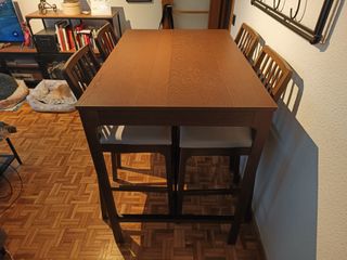 Mesa alta y 4 sillas altas IKEA