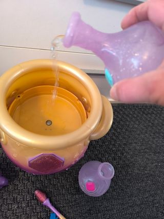 Juego Magia Caldero y Muñeco Rosa