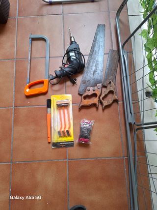 Taladro eléctrico con accesorios