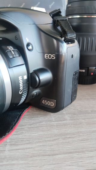Cámara Canon EOS 450D con objetivos