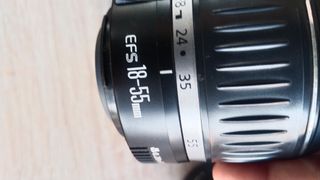 Cámara Canon EOS 450D con objetivos