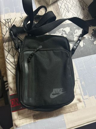Riñonera Nike Negra
