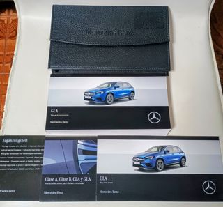 Carpeta documentación Mercedes GLA