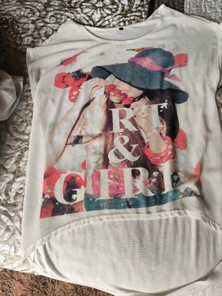 Camiseta holgada Art & Girl
Pelín transparente 