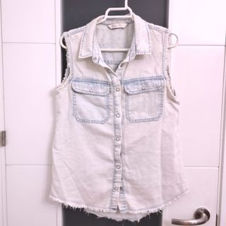 Camisa sin mangas tipo chaleco C&A