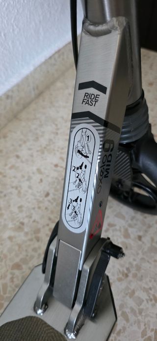 Patinete Decathlon Oxelo Mid9 gris