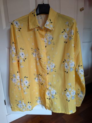 Camisa amarilla floral manga larga