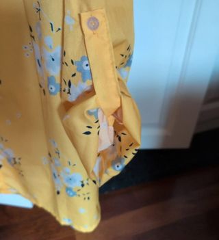 Camisa amarilla floral manga larga