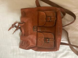 Mochila Cuero Artesanal Hebillas