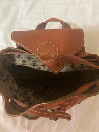 Mochila Cuero Artesanal Hebillas