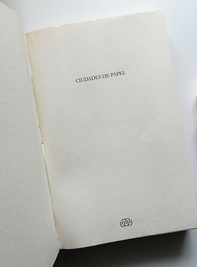Ciudades de papel (Nube de Tinta) (Spanish Edit...