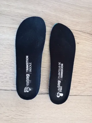 Zapatillas Mustang Beige y Blancas